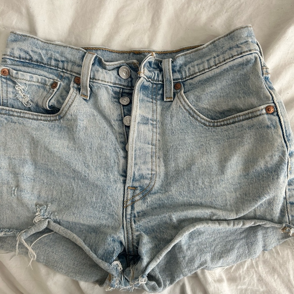 Levi’s shorts